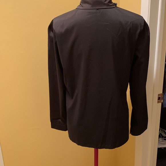 V collar Loop button dress down shirt - Picture 7 of 9